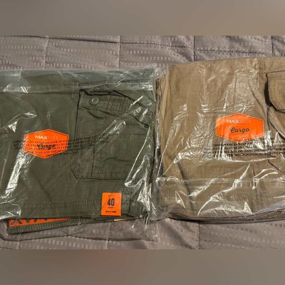 NWT - 2 pairs Urban Pipeline MaxFlex waist Cargo shorts 40" (Army green & khaki)